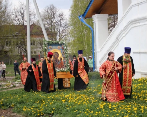 Божественная литургия в Введенском храме г. Вязьмы
