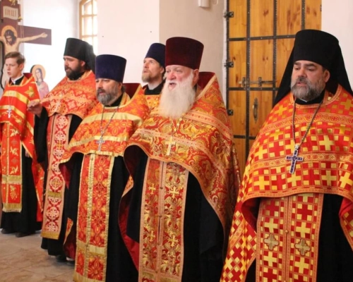Преосвященнейший Епископ Сергий возглавил Вечерню в Спасо-Преображенском храме г. Вязьмы
