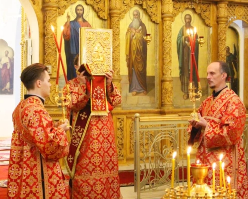 Епископ Сергий возглавил Всенощное бдение накануне Недели 3-й по Пасхе, свв. жен-мироносиц