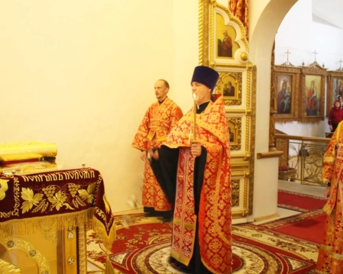 Преосвященнейший Епископ Сергий возглавил Всенощное бдение накануне Недели 4-й по Пасхе, о расслабле