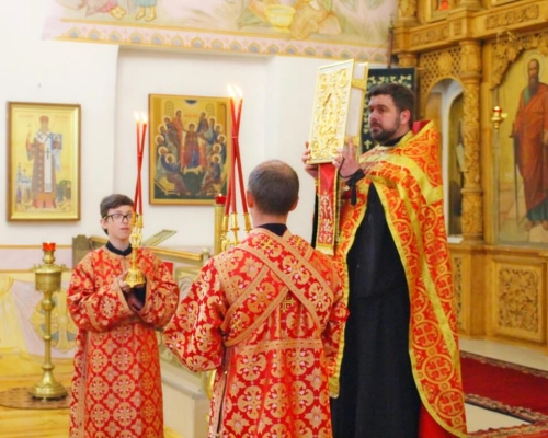 Преосвященнейший Епископ Сергий возглавил Всенощное бдение накануне Недели 4-й по Пасхе, о расслабле