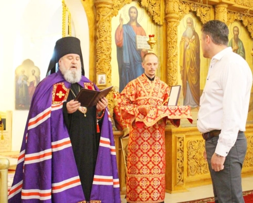 В день памяти Святителя Николая Чудотворца епископ Сергий возглавил Божественную Литургию