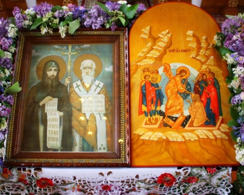 праздничное богослужение в храме Равноапостольных Мефодия и Кирилла п. Угра