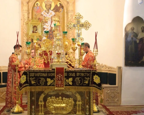 Епископ Сергий возглавил Всенощное бдение накануне Недели 5-й по Пасхе