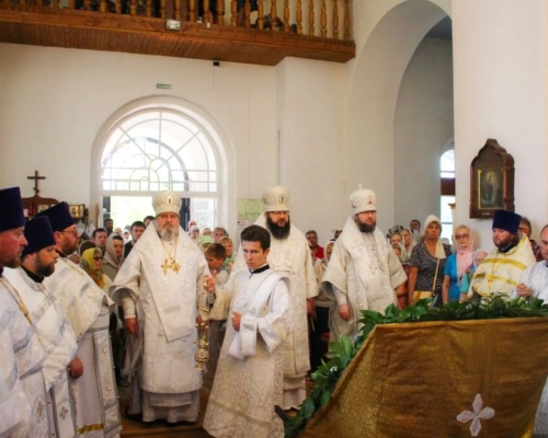 Епископ Сергий принял участие в Богослужении, в годовщину упокоения архимандрита Аркадия