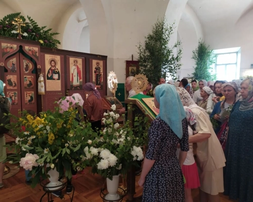 Праздник Святой Троицы в Тихвинском храме г. Гагарин