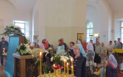 В день памяти первоверховных апостолов Петра и Павла в Тихвинском храме состоялась Божественная Литу