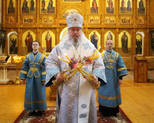 Епископ Сергий совершил Божественную литургию в день празднования Успения Пресвятой Богородицы