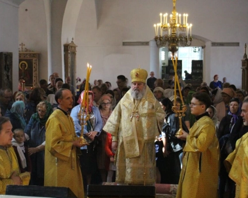 Божественная литургия в Неделю 11-ю по Пятидесятнице, в день попразднства Успения Пресвятой Богороди