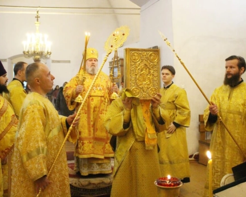 Божественная литургия в Неделю 20-ю по Пятидесятнице, дня памяти Прп. Илариона Великого