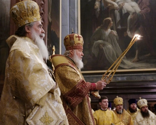 Предстоятели Иерусалимской и Русской Православных Церквей совершили Литургию в Храме Христа Спасител