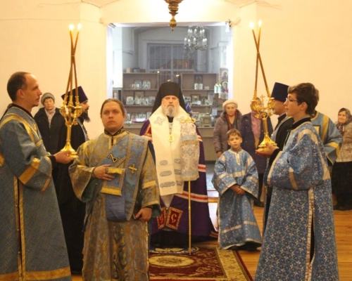 Архиерейское служение накануне праздника Введения во храм Пресвятой Богородицы