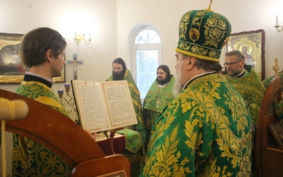 Архипастырское служение в храме прп. Серафима Саровского Чудотворца