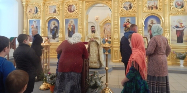 Праздничная Божественная Литургия в храме Покрова Пресвятой Богородицы деревни Болшево