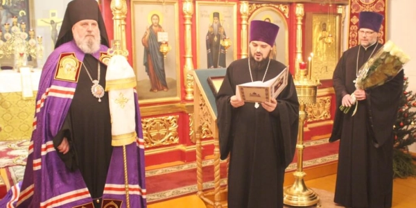 Духовенство, монашествующие и миряне Вяземской епархии поздравили епископа Сергия с Рождеством Христовым