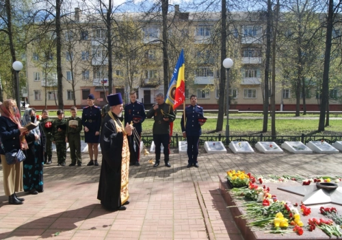 В День Победы в городе Сафоново прошло заупокойное богослужение у Вечного огня