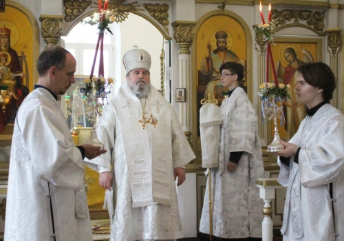 Епископ Вяземский и Гагаринский Сергий возглавил Божественную литургию в Введенском храме города Вязьма