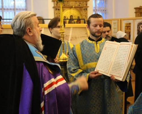 Служение Епископа Сергия накануне двунадесятого праздника Сретения Господня
