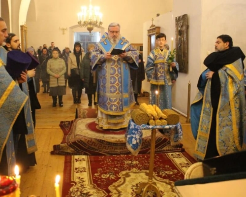 Служение Епископа Сергия накануне двунадесятого праздника Сретения Господня