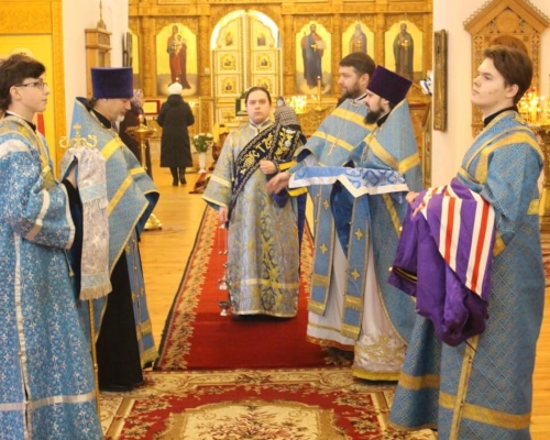 Служение Епископа Сергия в праздник Сретения Господня