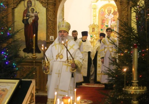 Епископ Вяземский и Гагаринский Сергий возглавил Всенощное бдение в навечерии Рождества Христова в Свято-Троицком кафедральном соборе города Вязьма