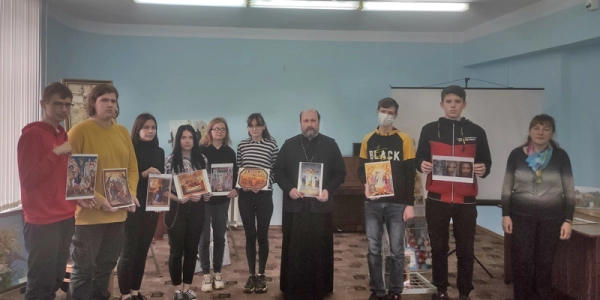Руководитель ОРОиК Вяземской епархии рассказал студентам о смысле Великого поста и Празника Пасхи