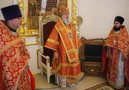 В праздник Преполовения Пятидесятницы, Преосвященнейший Сергий, епископ Вяземский и Гагаринский возглавил служение Божественной литургии в Свято-Троицком кафедральном соборе города Вязьма