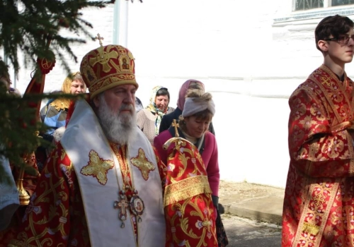 В Неделю 6-ю по Пасхе, о слепом, Преосвященнейший Сергий, епископ Вяземский и Гагаринский возглавил служение Божественной литургии в Свято-Троицком кафедральном соборе города Вязьма