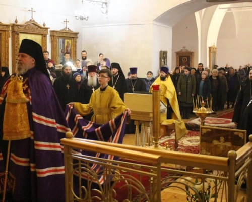 Епископ Сергий возглавил вечерню с чином прощения