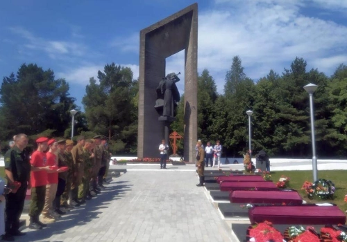 Отпевание и погребение воинов на Мемориале в Карманово