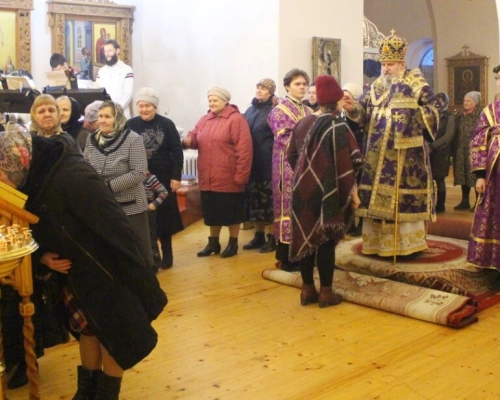 Епископ Сергий возглавил Всенощное бдение в Свято-Троицком кафедральном соборе
