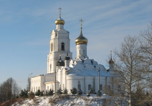 Церковь молится о мире и помогает всем, кто нуждается в помощи