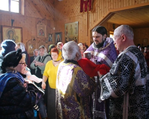 служение Епископа Сергия в третью Неделю Великого поста, Крестопоклонную