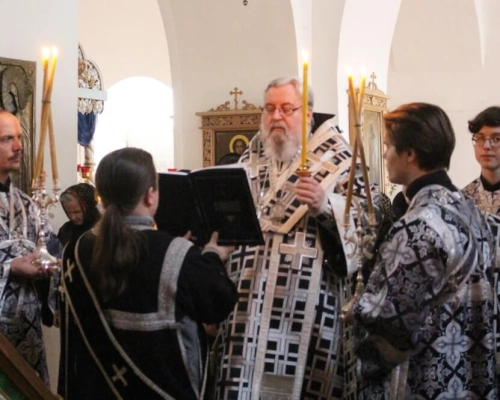 Епископ Сергий совершил чинопоследование Пассии