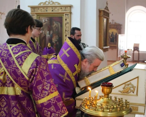 служение Епископа Сергия накануне Недели 4-ой Великого поста