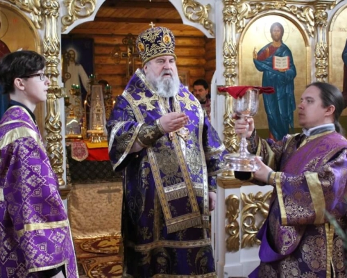 служение Епископа Сергия в Неделю 4-ю Великого поста