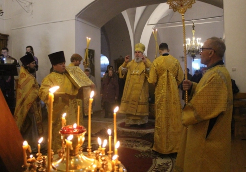 Владыка Сергий совершил Божественную литургию в Свято-Троицком кафедральном соборе города Вязьмы