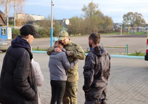 Настоятель храма Успения Пресвятой Богородицы благословил мобилизованных Гагаринцев, уехавших на фронт