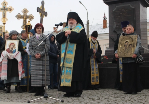 Литургия в день празднования Казанской иконы Божией Матери