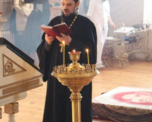 служение Епископа Сергия накануне Недели 5-ой Великого поста