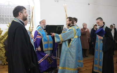 служение Епископа Сергия в канун праздника Благовещения Пресвятой Богородицы