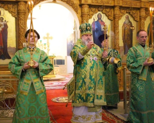 служение Епископа Сергия в канун двунадесятого праздника Входа Господня в Иерусалим