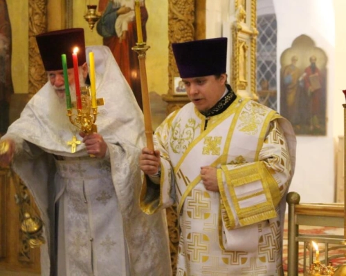 служение Епископа Сергия в праздник Светлого Христова Воскресения
