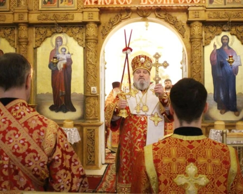 служение Епископа Сергия в праздник Светлого Христова Воскресения