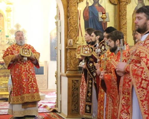 служение Епископа Сергия в день Престольного праздника