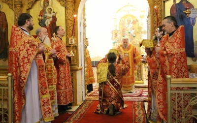 служение Епископа Сергия в день памяти иконы Божией Матери 