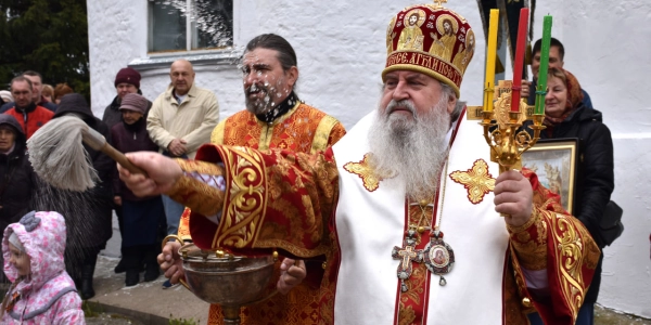 В Антипасху епископ Вяземский и Гагаринский Сергий совершил Божественную литургию в Свято-Троицком кафедральном соборе г. Вязьмы