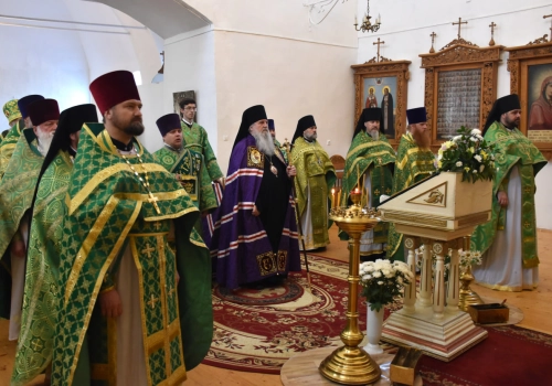 В день памяти преподобных Сергия и Германа Валаамских, чудотворцев, епископ Сергий возглавил Божественную литургию в Свято-Троицком кафедральном соборе г. Вязьмы