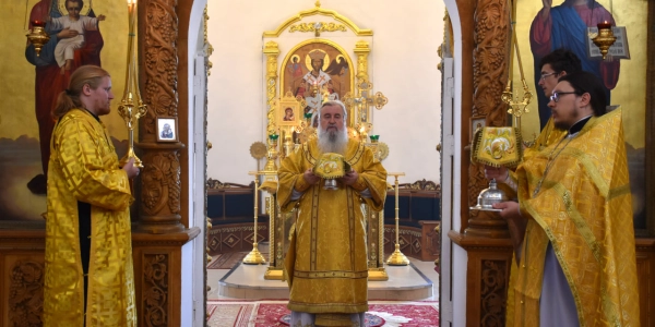 В Неделю 3-ю по Пятидесятнице епископ Сергий совершил Божественную литургию в Свято-Троицком кафедральном соборе г. Вязьмы