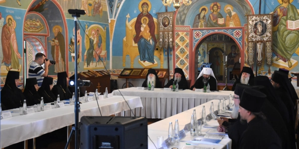В Смоленской епархии состоялся Межрегиональный круглый стол «Пополнение братства обители. От чего это зависит?»